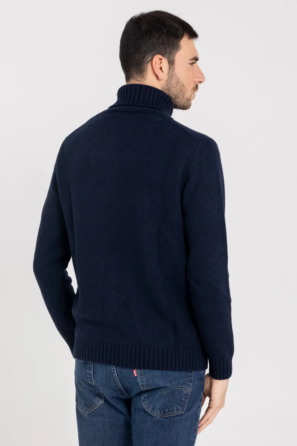 CABLE-KNIT CASHMERE TURTLENECK SWEATER