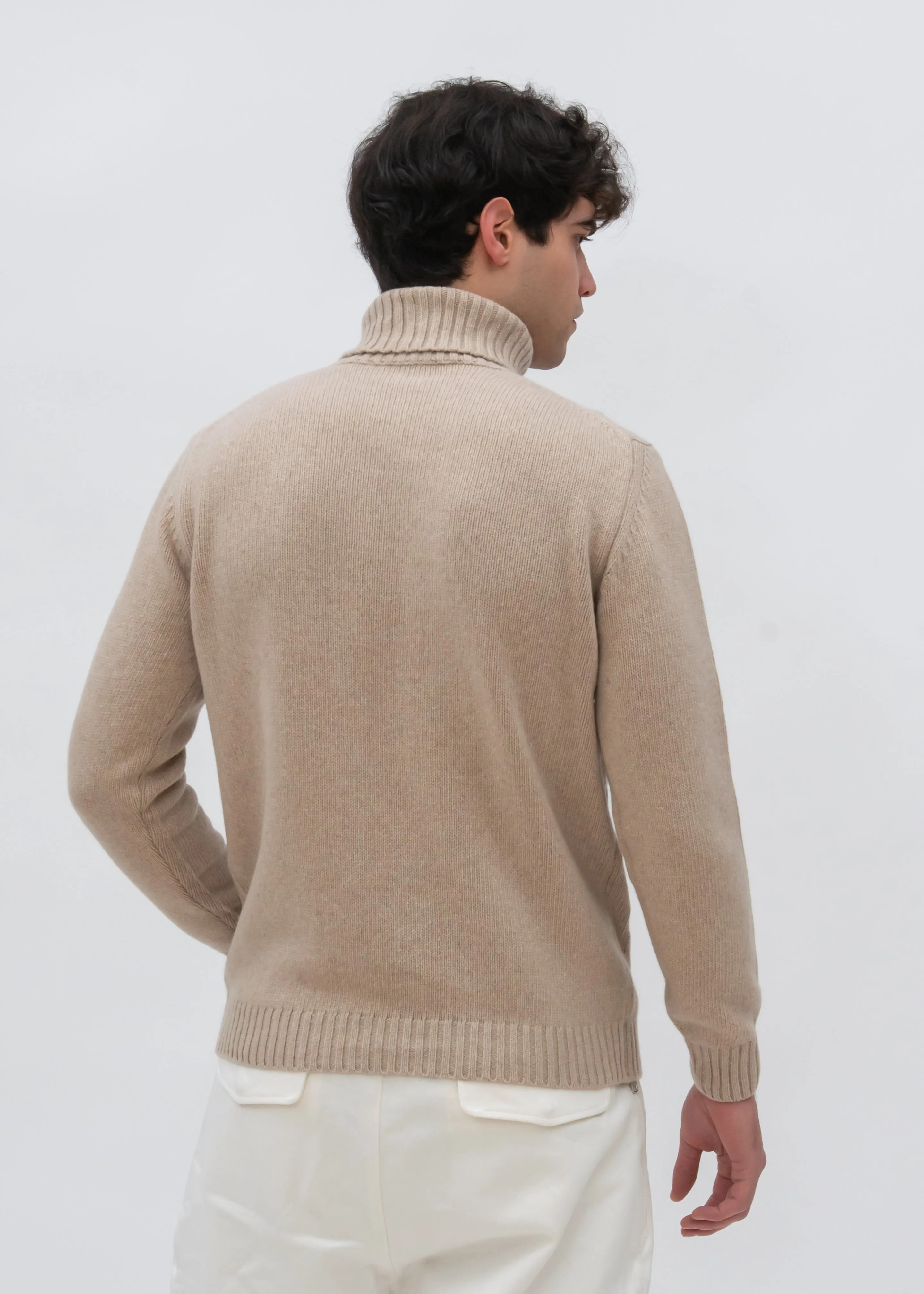 CABLE-KNIT CASHMERE TURTLENECK SWEATER