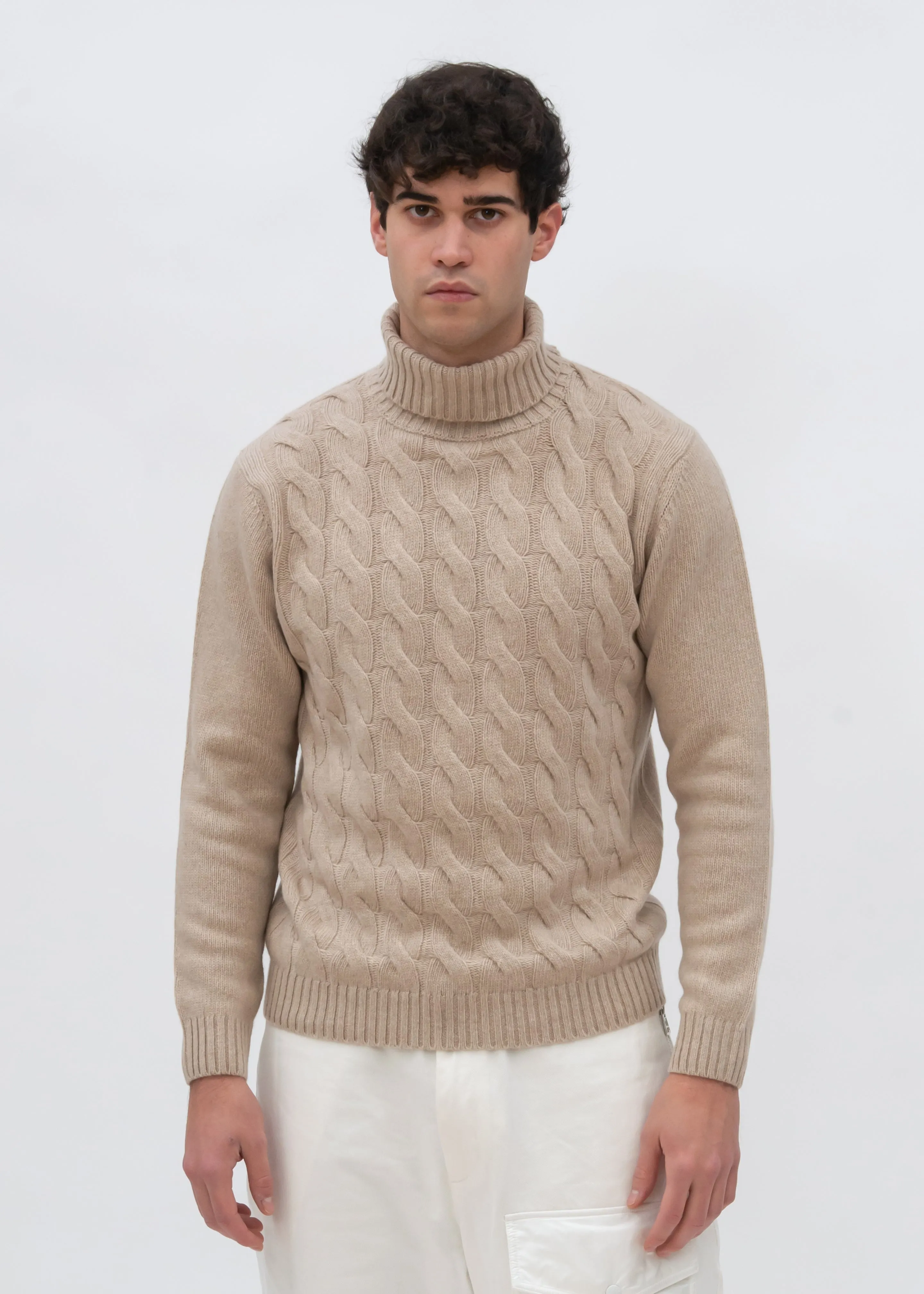 CABLE-KNIT CASHMERE TURTLENECK SWEATER