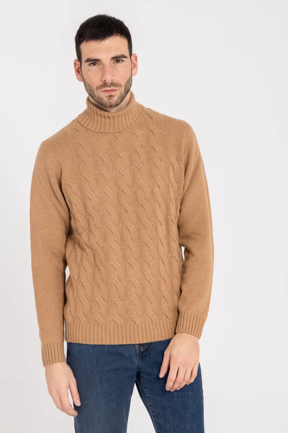 CABLE-KNIT CASHMERE TURTLENECK SWEATER