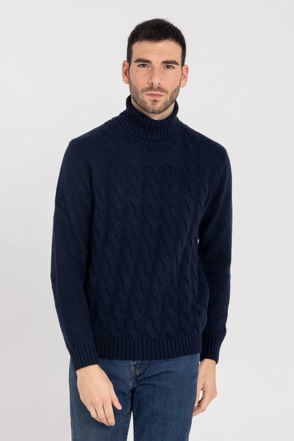 CABLE-KNIT CASHMERE TURTLENECK SWEATER