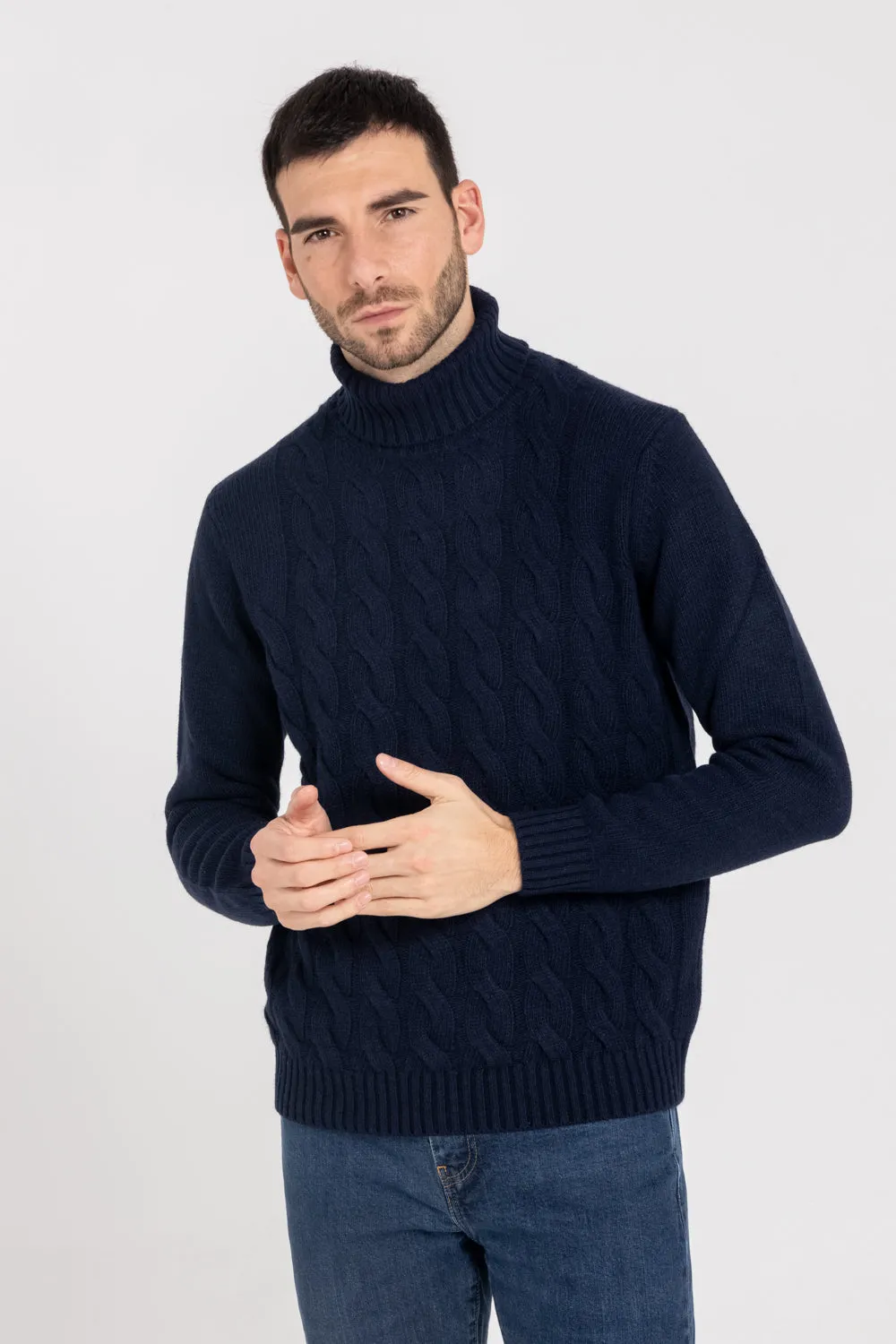 CABLE-KNIT CASHMERE TURTLENECK SWEATER