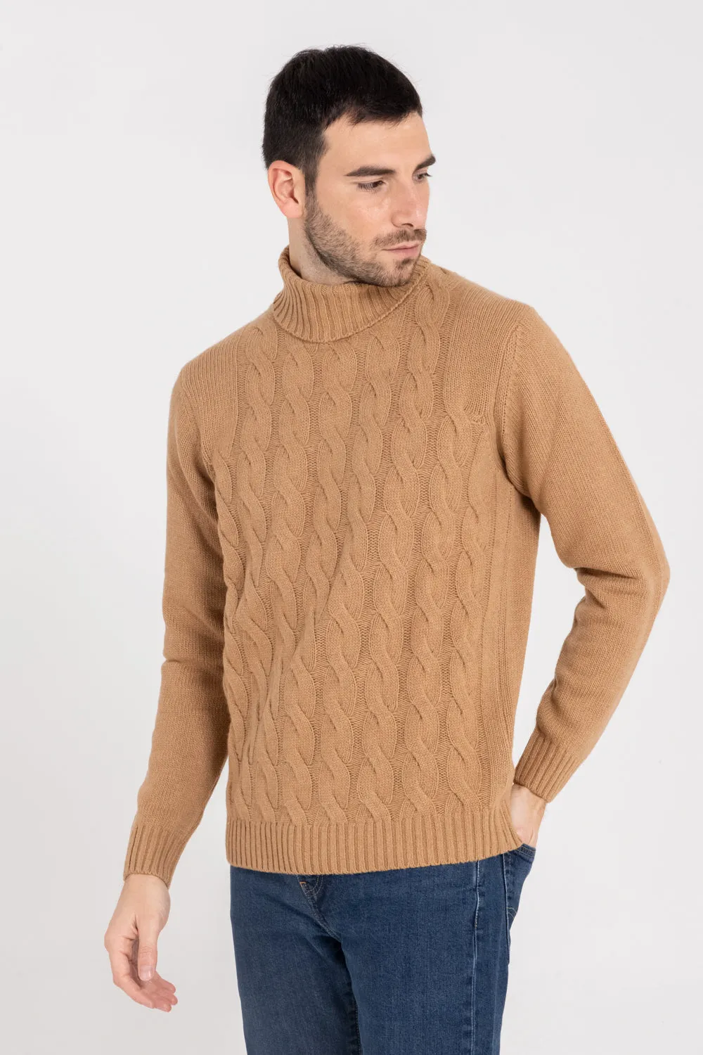 CABLE-KNIT CASHMERE TURTLENECK SWEATER