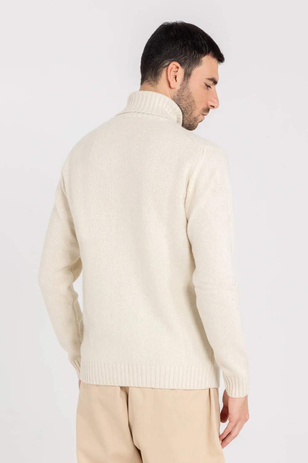 CABLE-KNIT CASHMERE TURTLENECK SWEATER