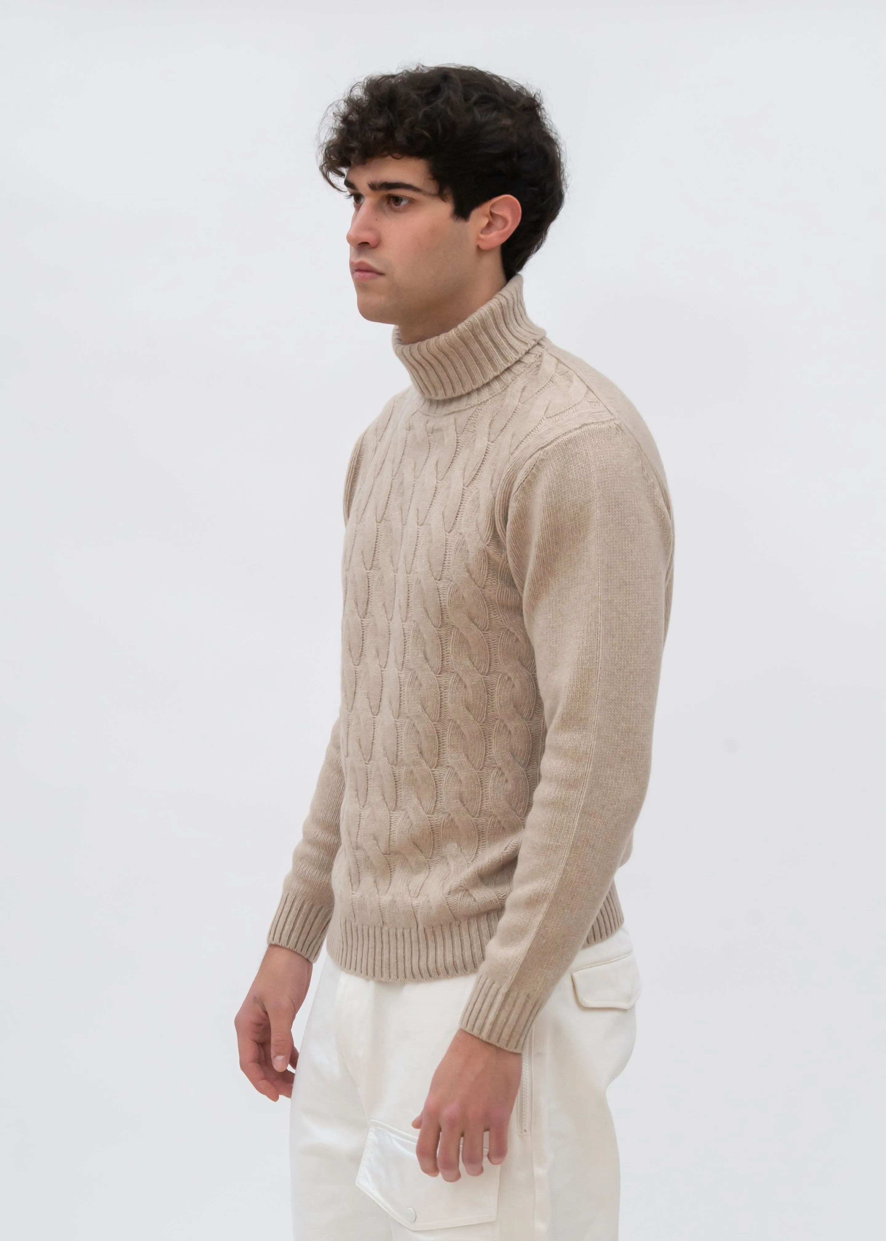 CABLE-KNIT CASHMERE TURTLENECK SWEATER