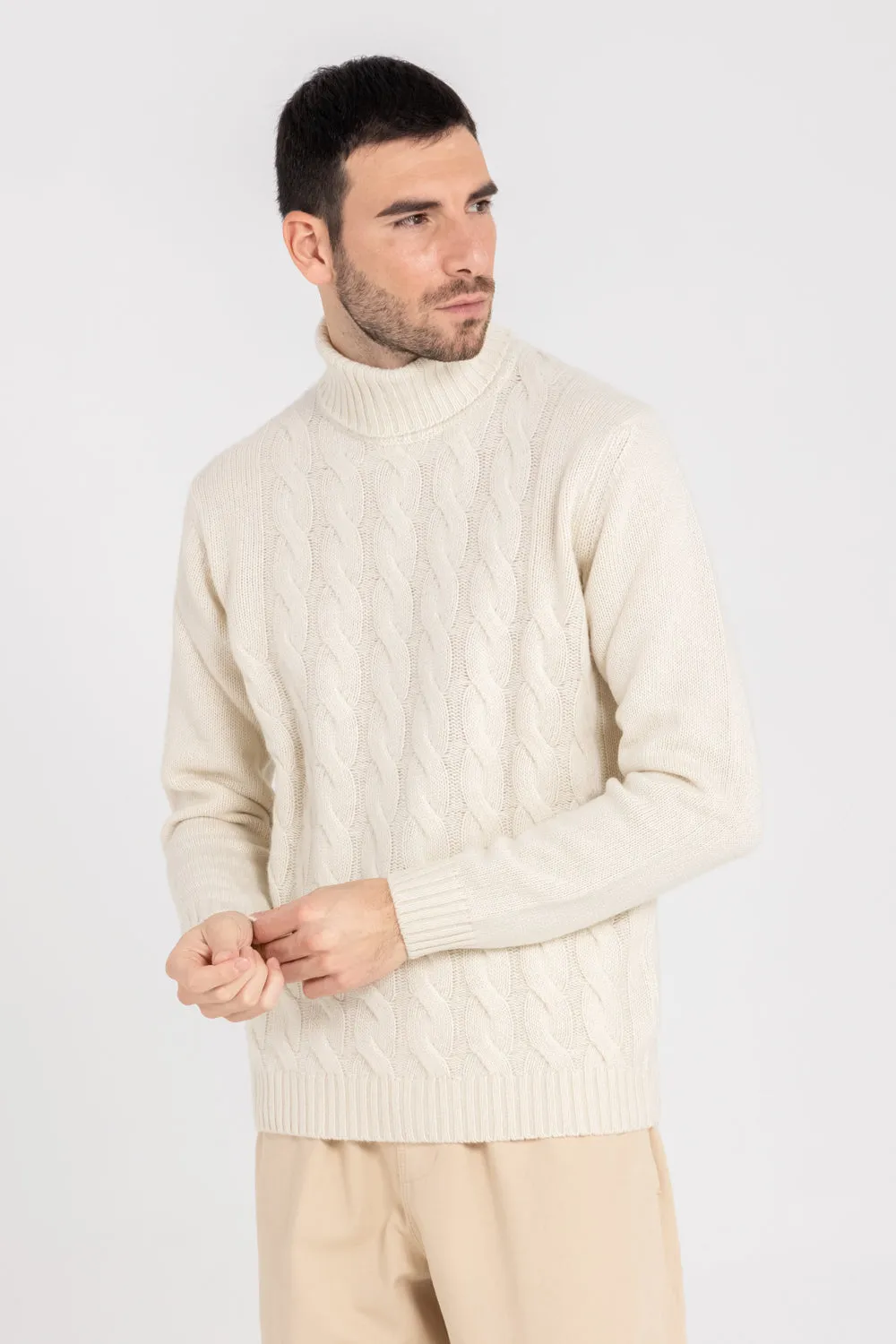 CABLE-KNIT CASHMERE TURTLENECK SWEATER