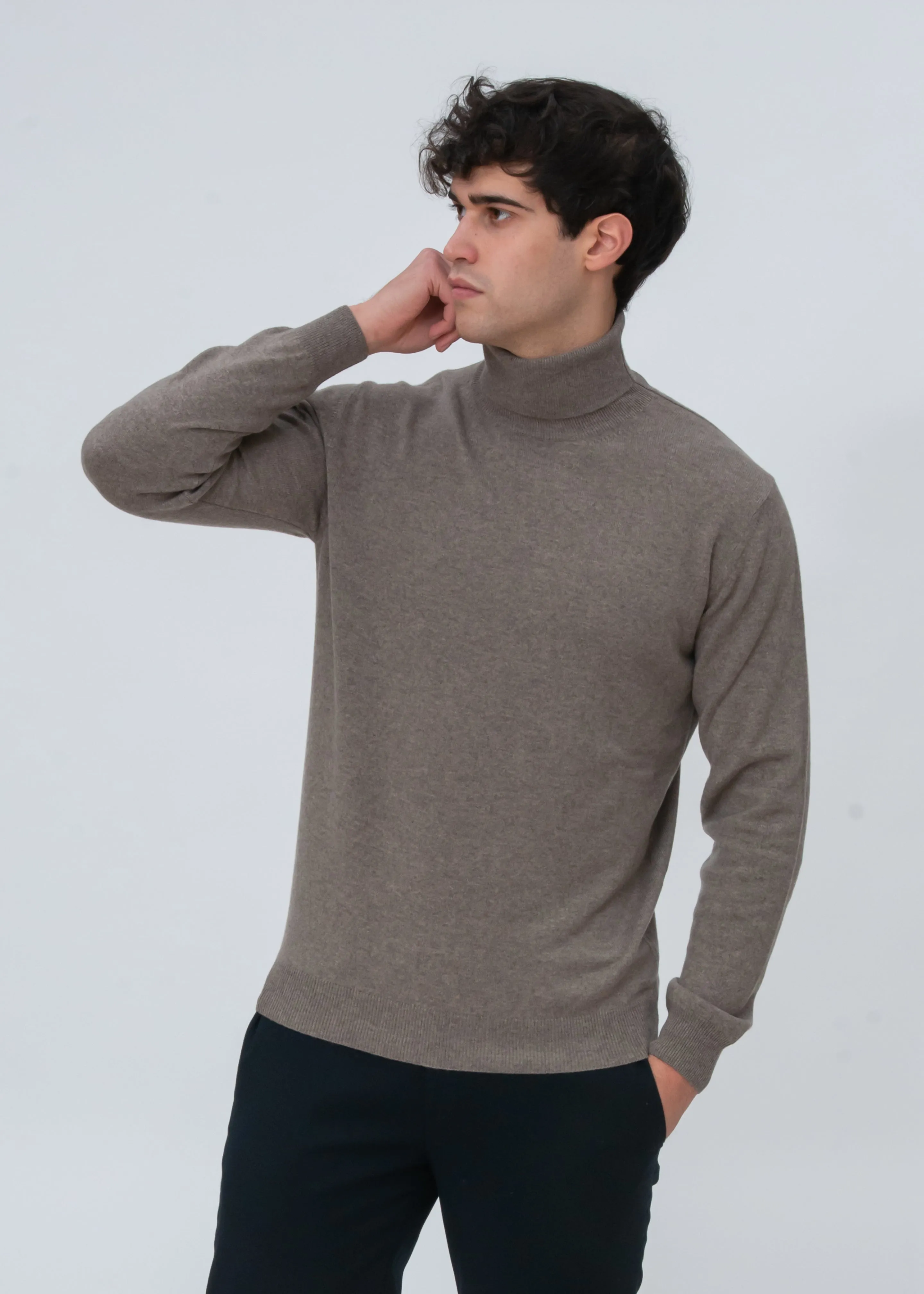 CLASSIC CASHMERE TURTLENECK SWEATER