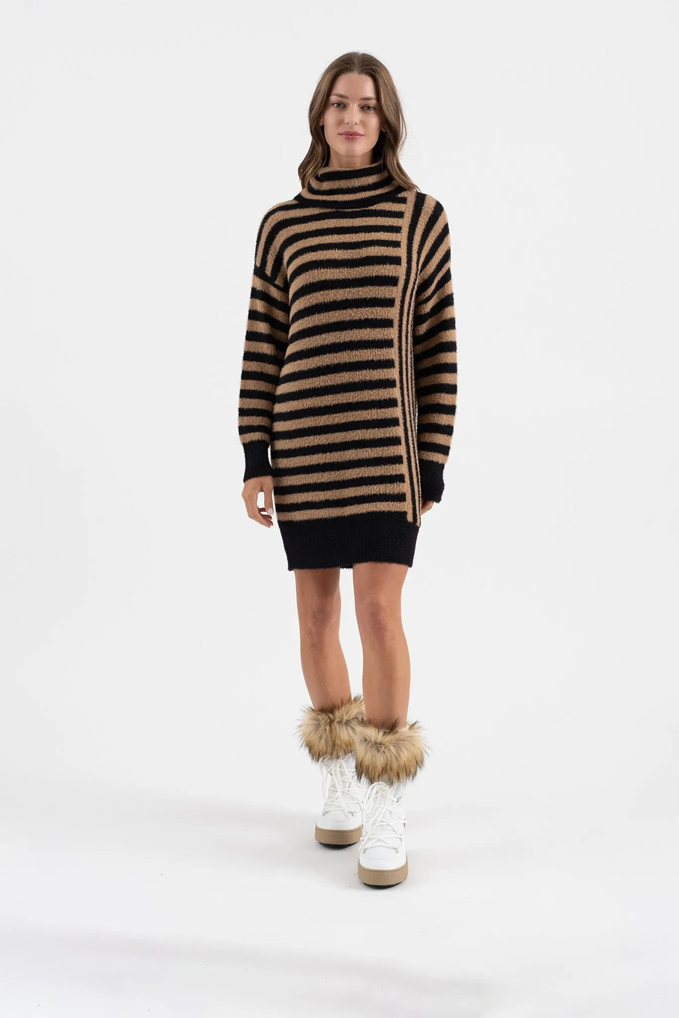 CONTRAST STRIPE TURTLENECK KNIT SWEATER DRESS