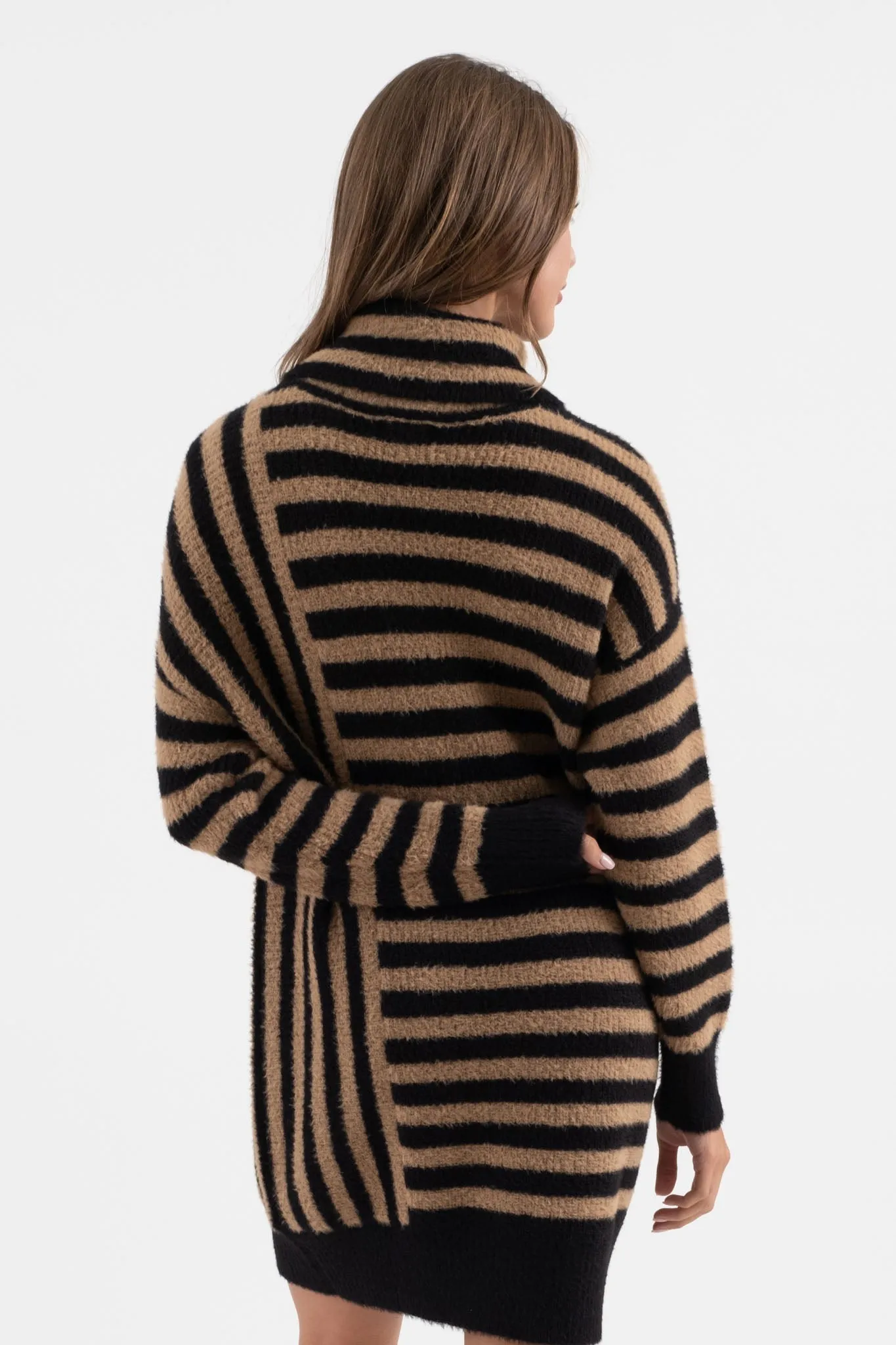 CONTRAST STRIPE TURTLENECK KNIT SWEATER DRESS