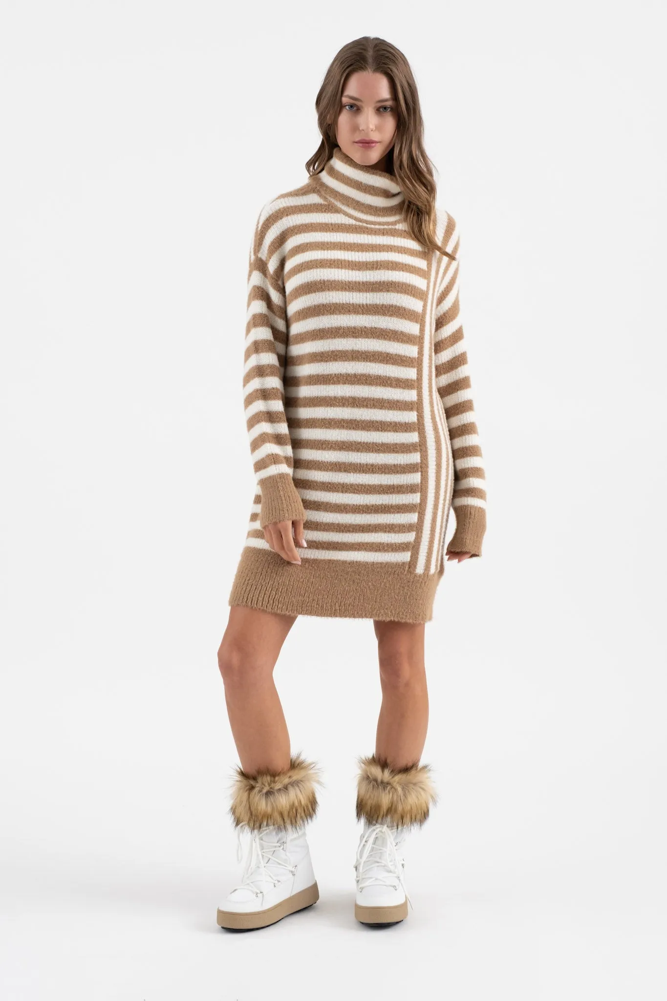 CONTRAST STRIPE TURTLENECK KNIT SWEATER DRESS