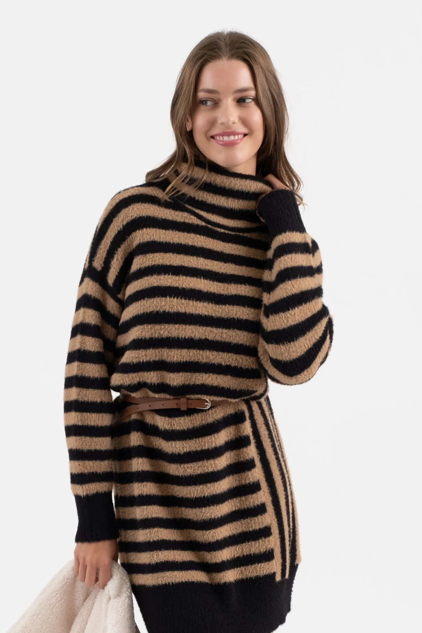 CONTRAST STRIPE TURTLENECK KNIT SWEATER DRESS