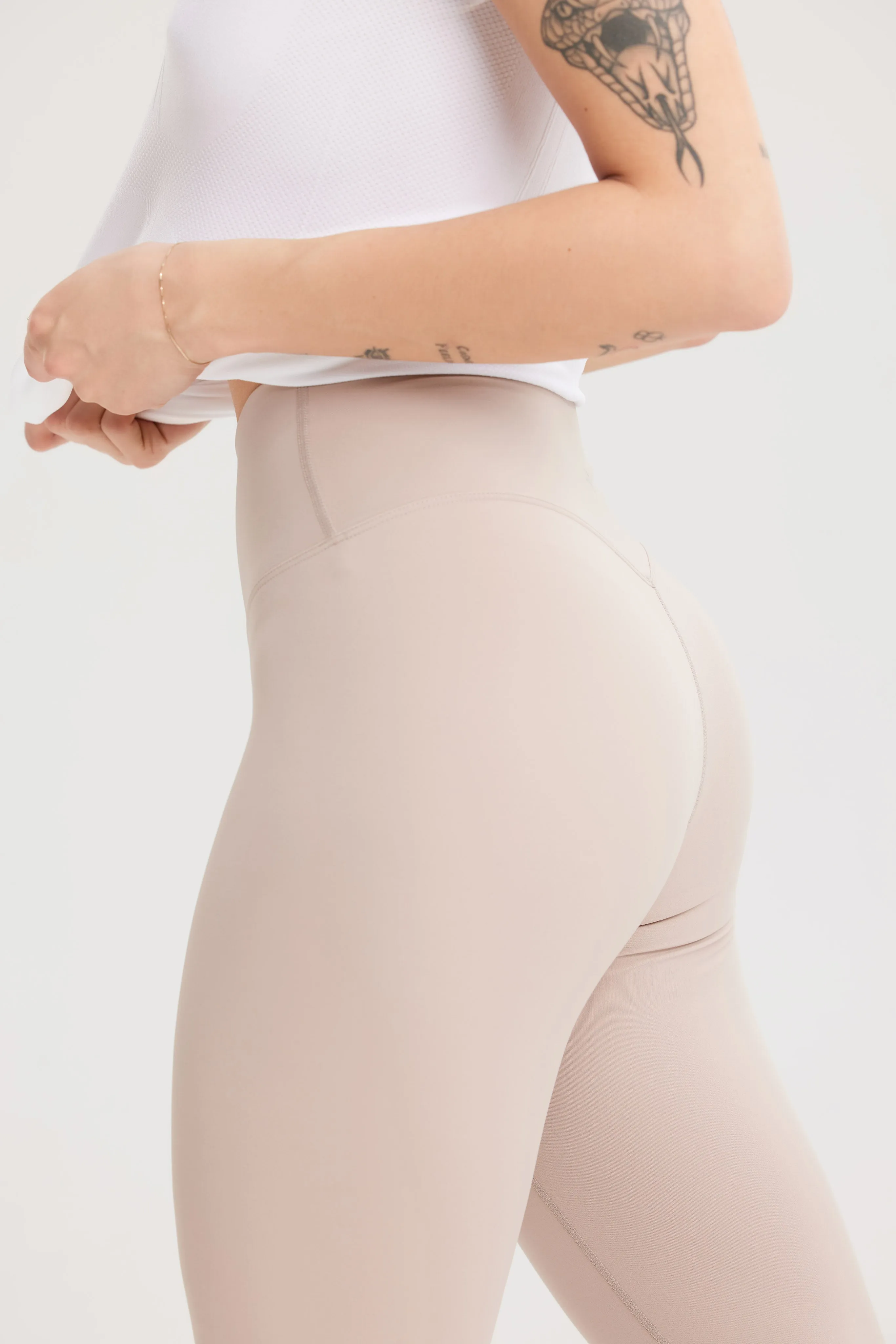 EKJ Seamless Contour Leggings in Neutral Sand