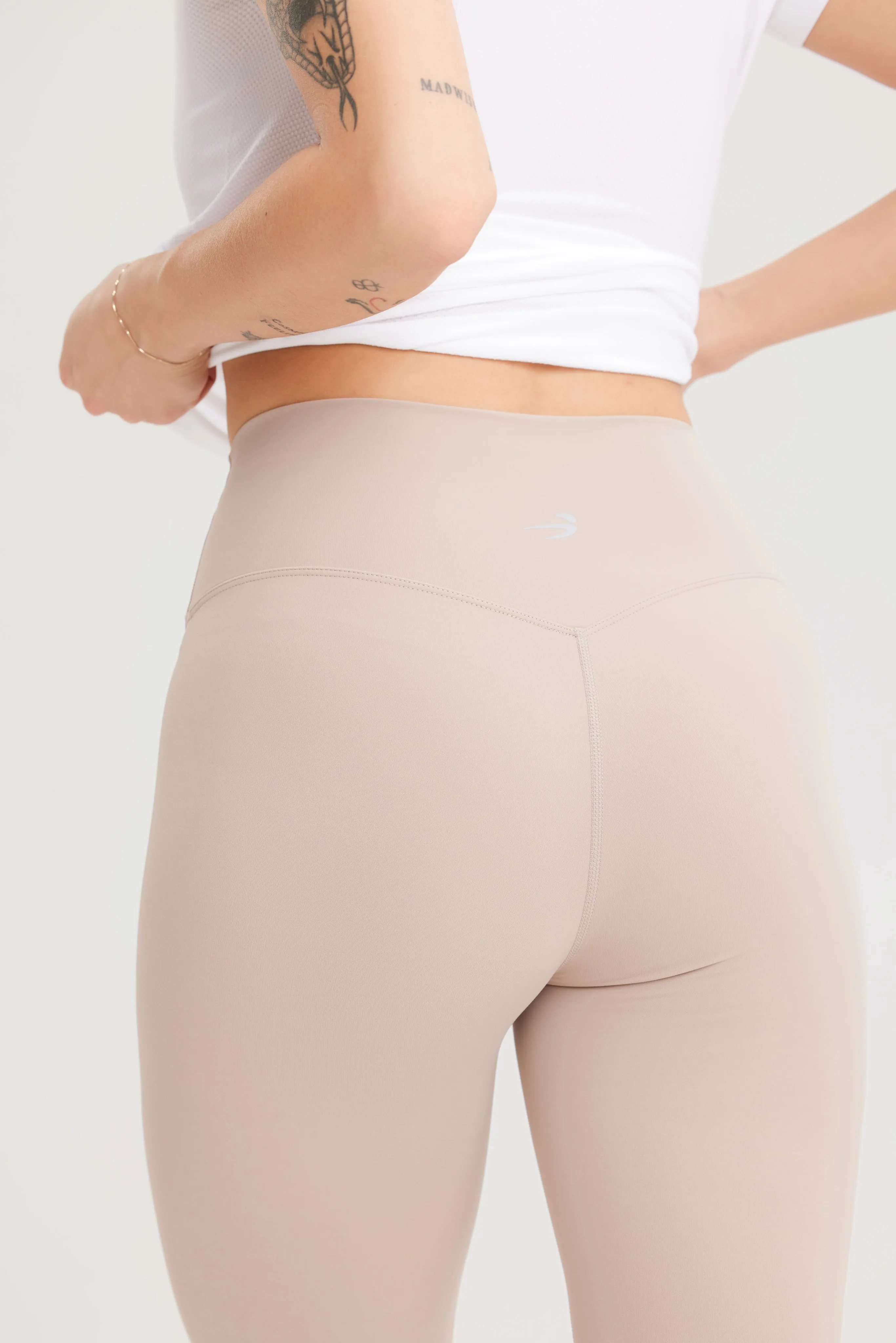 EKJ Seamless Contour Leggings in Neutral Sand