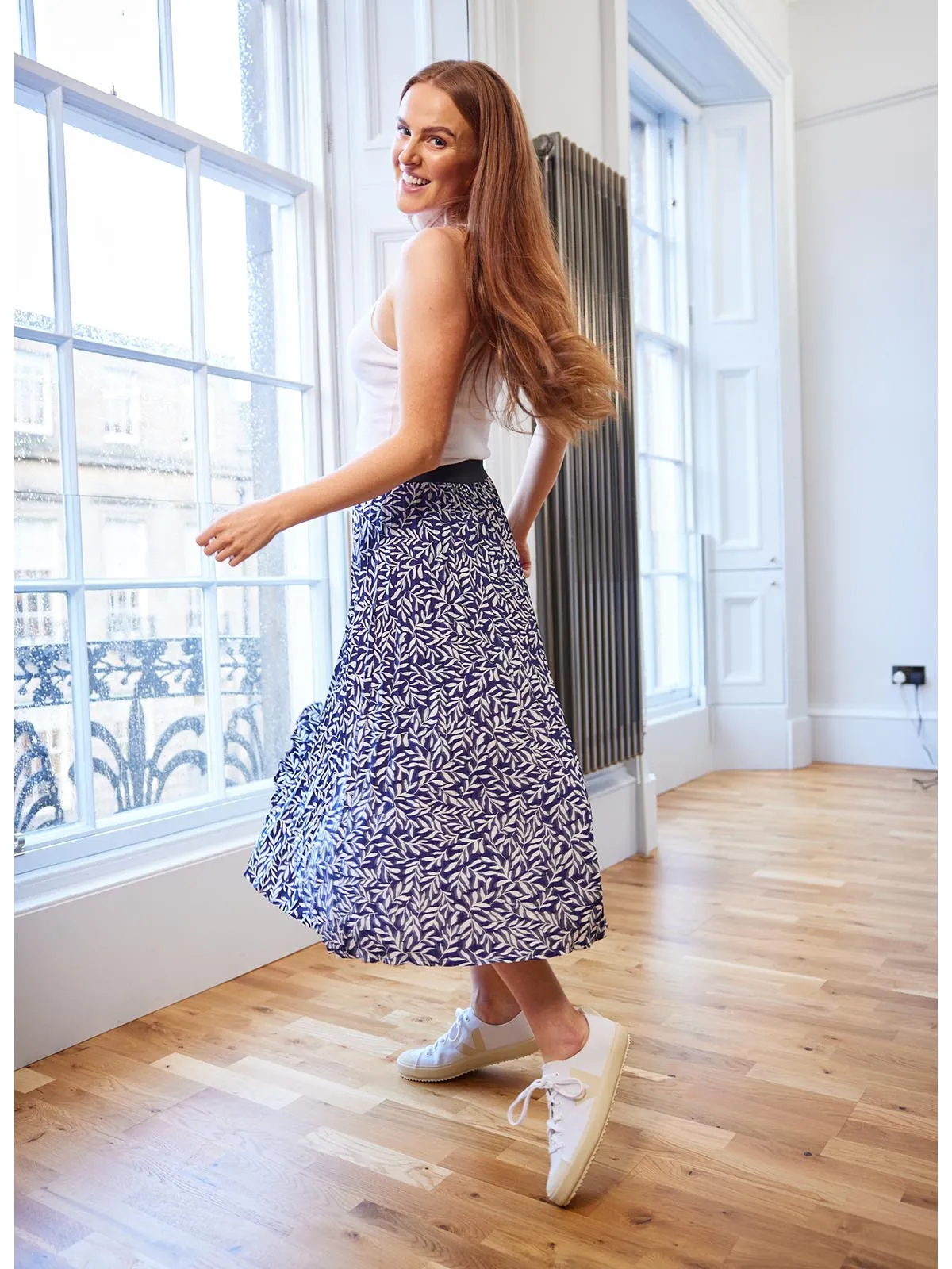 Gill - Pleated Skirt - Navy Abstract Leaf Print