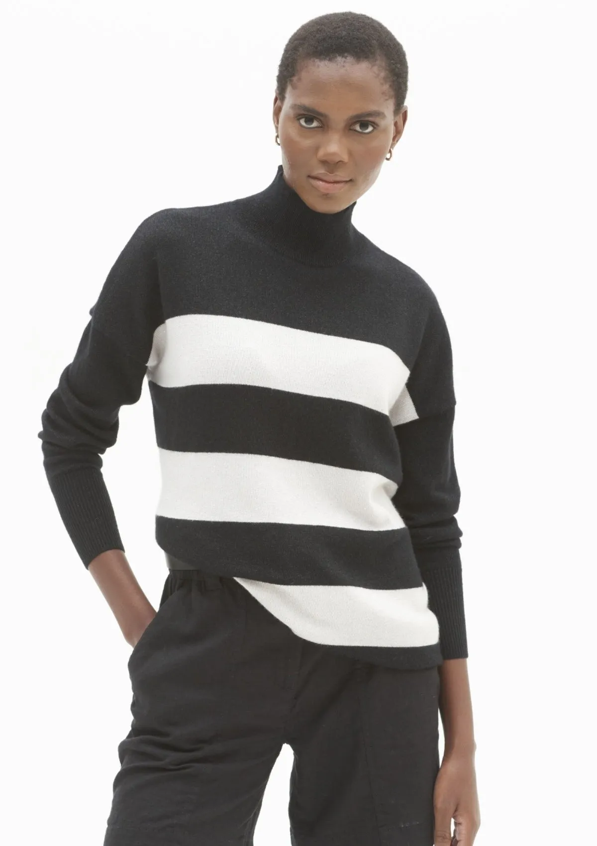 Lofty Relaxed Turtleneck Sweater in Black Sparkle Stripe