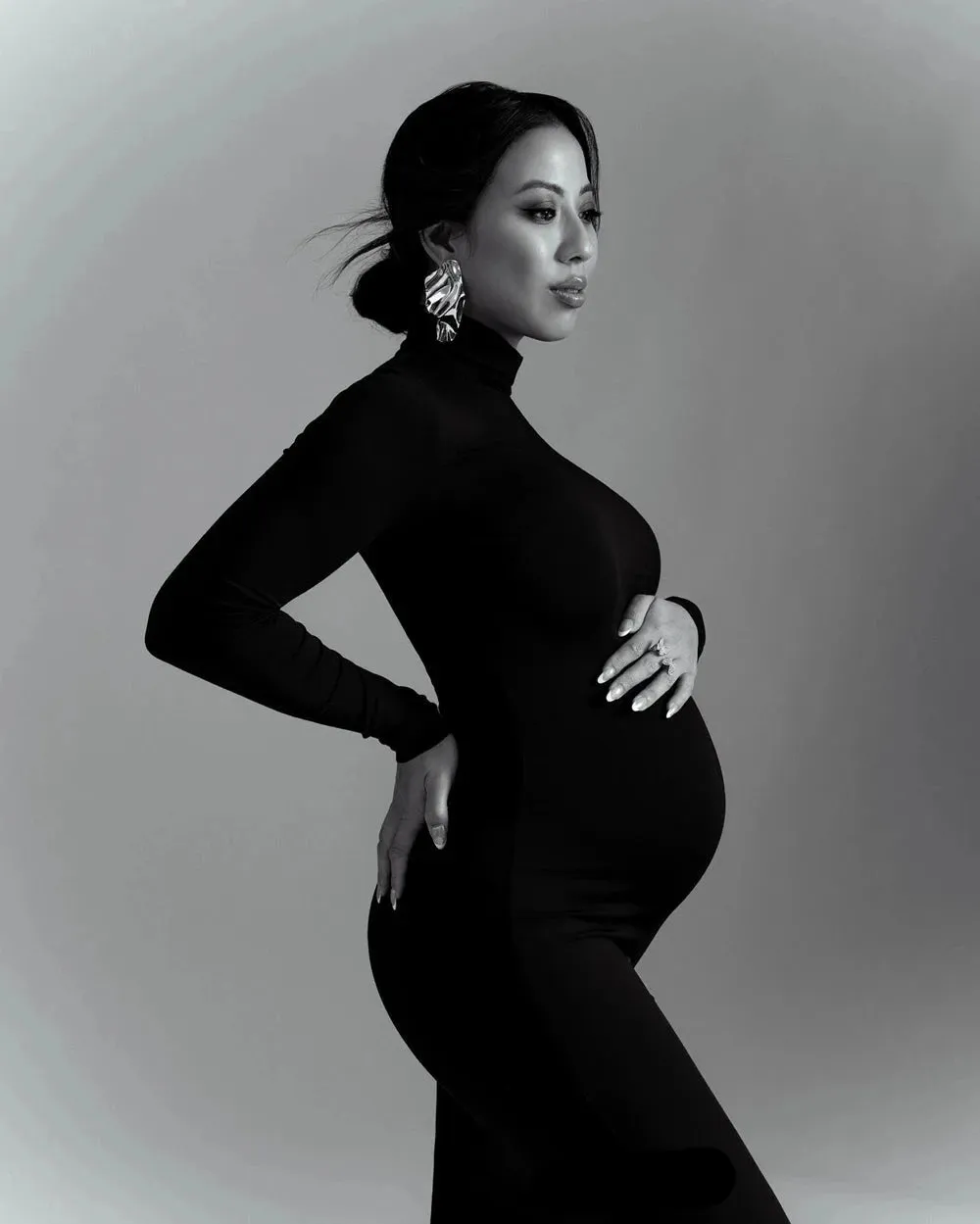 Maternity Maxi Dresses for Pregnancy Photoshoots and Babyshower Props