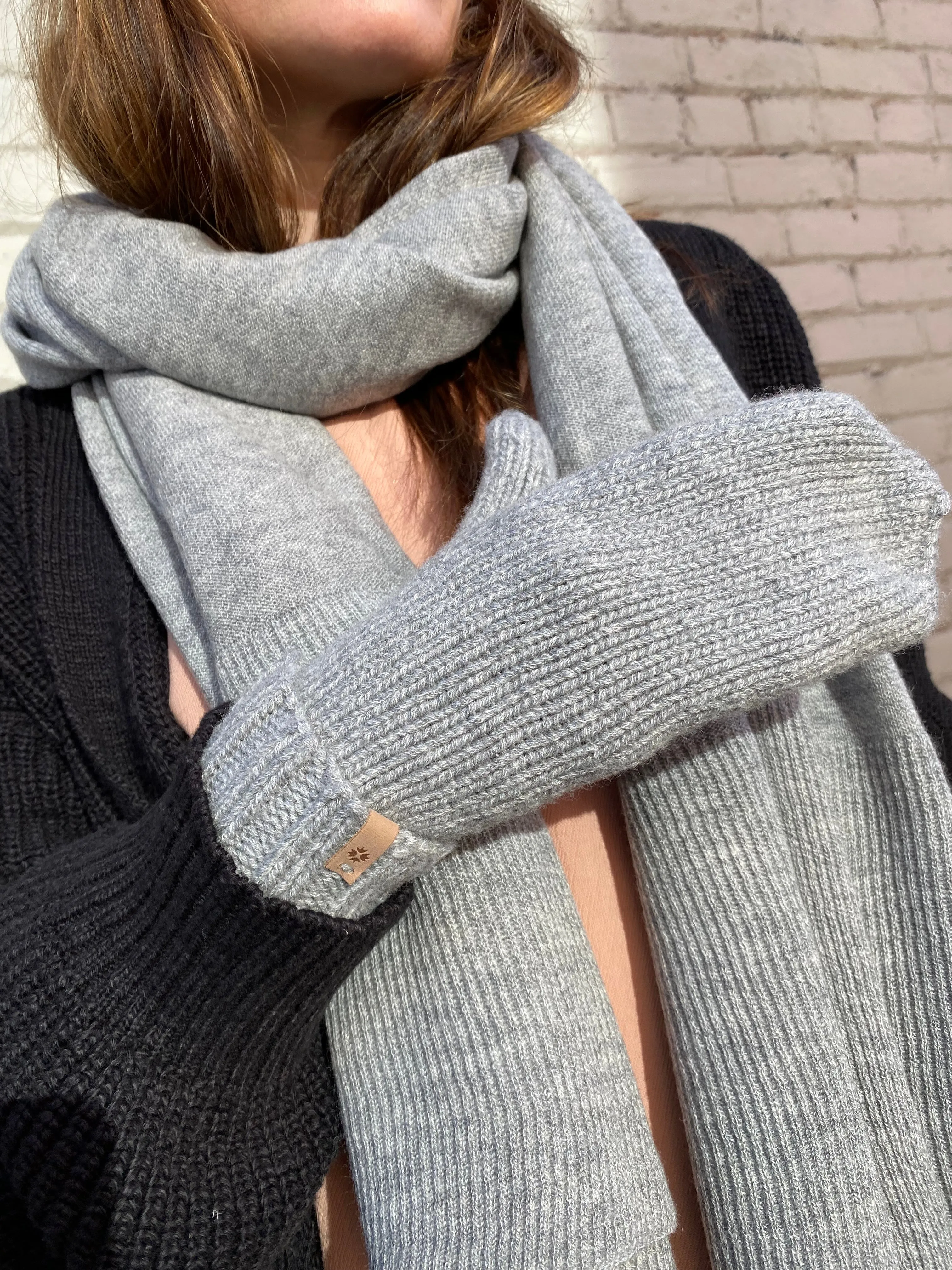 Merino Handknit Mittens in Flint Grey